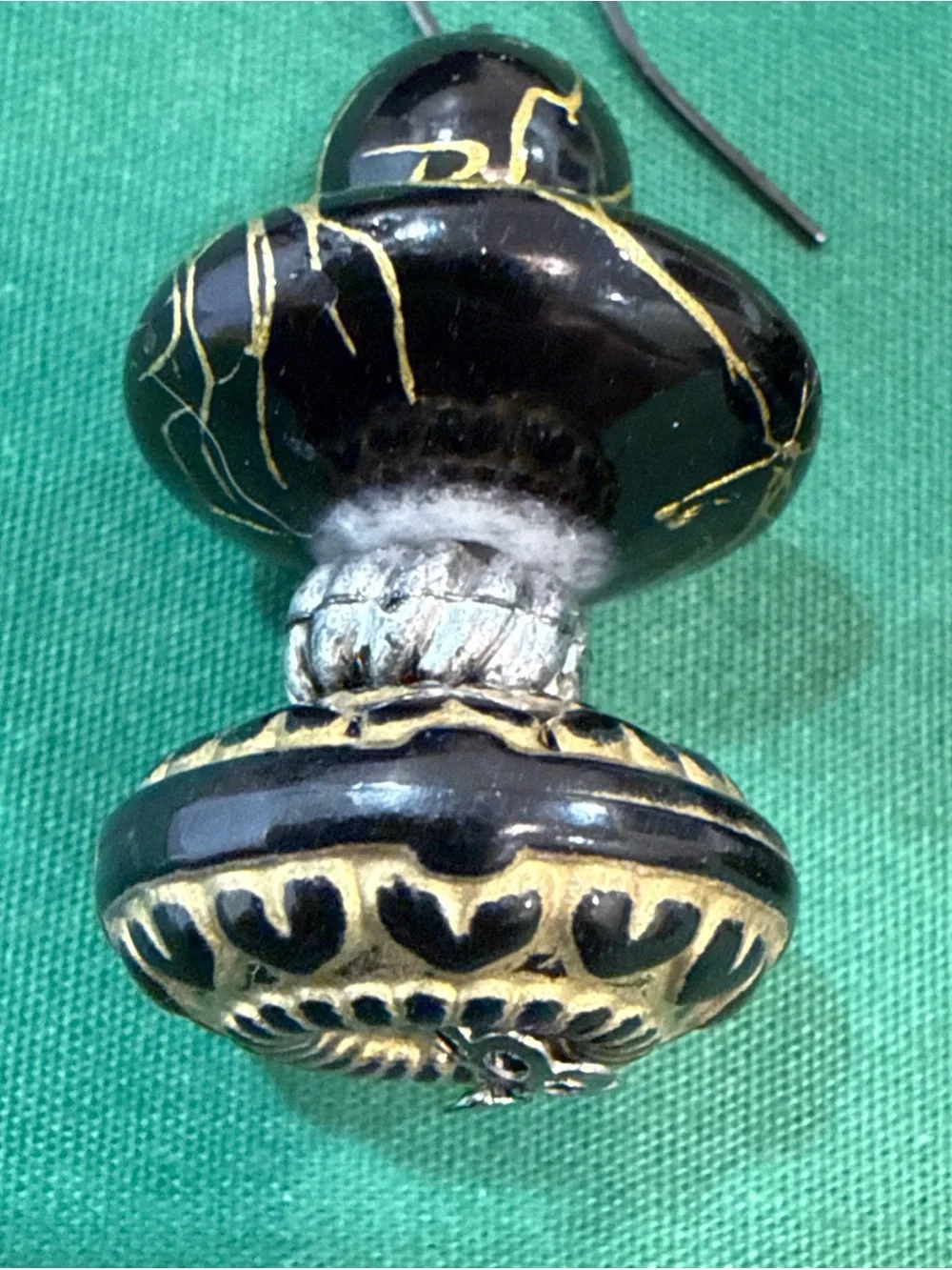 VTG Etched Gold W/With Black Bead Earrings Bohemian Style.  55C